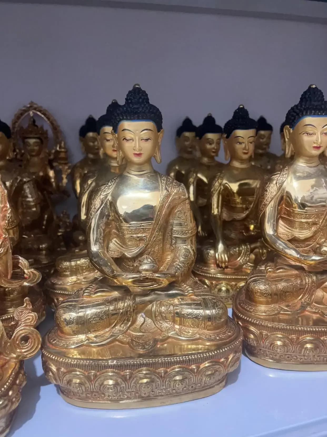 Bouddhisme Shakyamuni Amitabha bouddha figure de bouddha dorure Statue temple bouddhiste moine culte