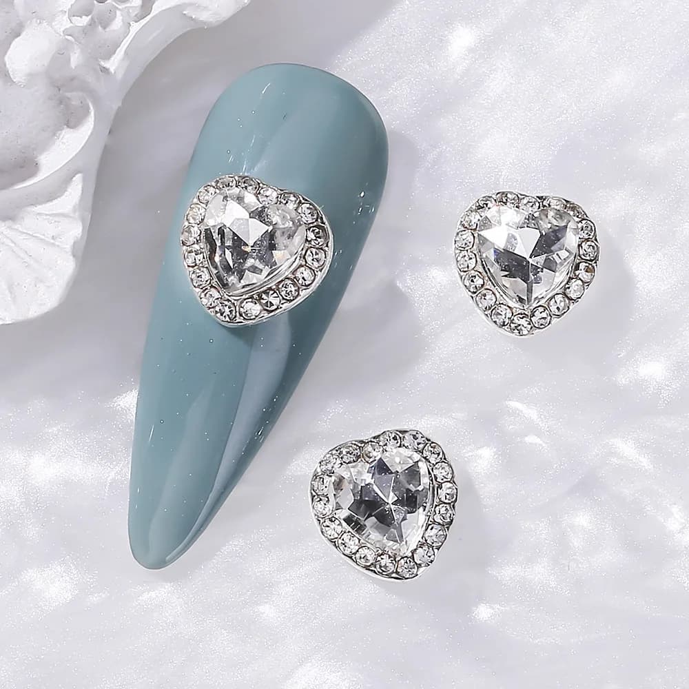 Pièces de diamants de coeur 3D de charbon d'ongle de biscuits, accessoires de bijoux de luxe, figure