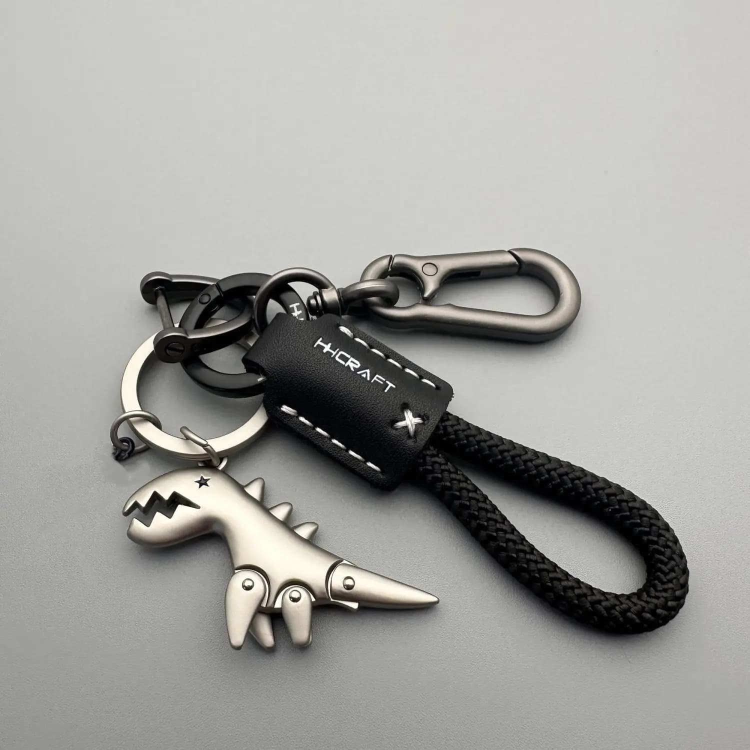 Accessoires de décoration pour moto et porte-clés de voiture, porte-clés en métal avec cordon en cui