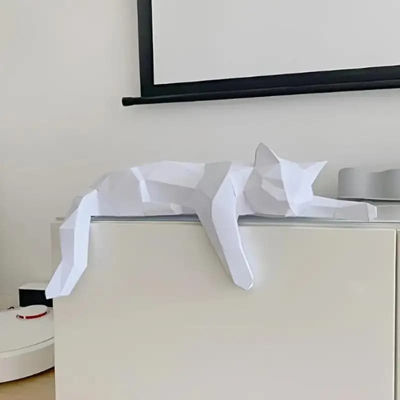 Statuette de chat abstrait noir et blanc pour une touche moderne à votre décoration de bureau