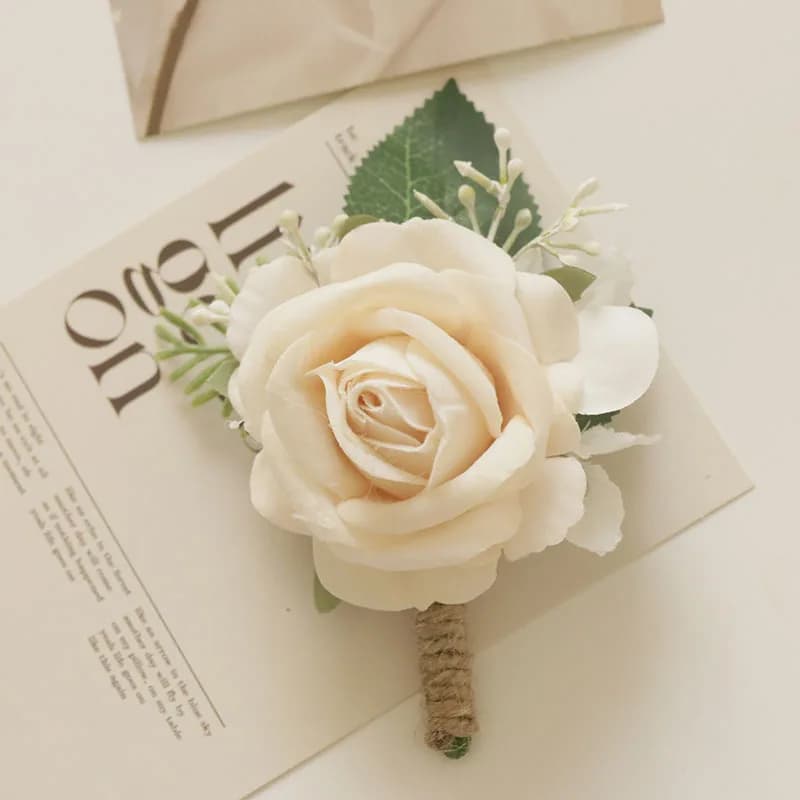 Boutonnières de roses artificielles bohémiennes, avec accents verts, parfaites pour le marié, décora