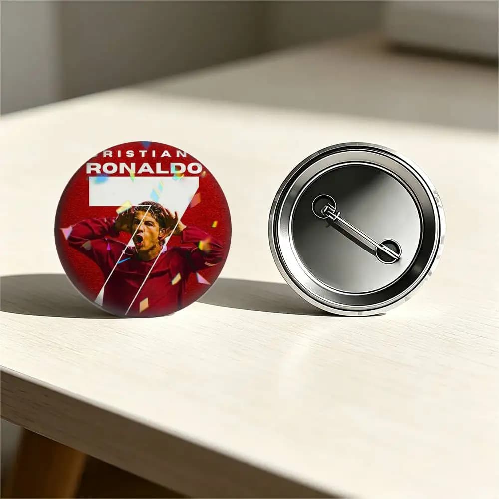 Superstar du football C - Cristiano Ronaldo CR7  25 32 44 58 75mm Badges personnalisés Broches ronde