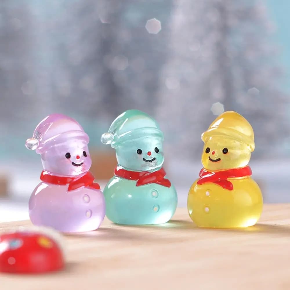 Figurine de bonhomme de neige de noël, dessin animé, artisanat en résine mignon, Mini ornement de bonhomme de neige, bricolage, lueur dans l'obscurité, Statue de bonhomme de neige lumineuse, décoratio