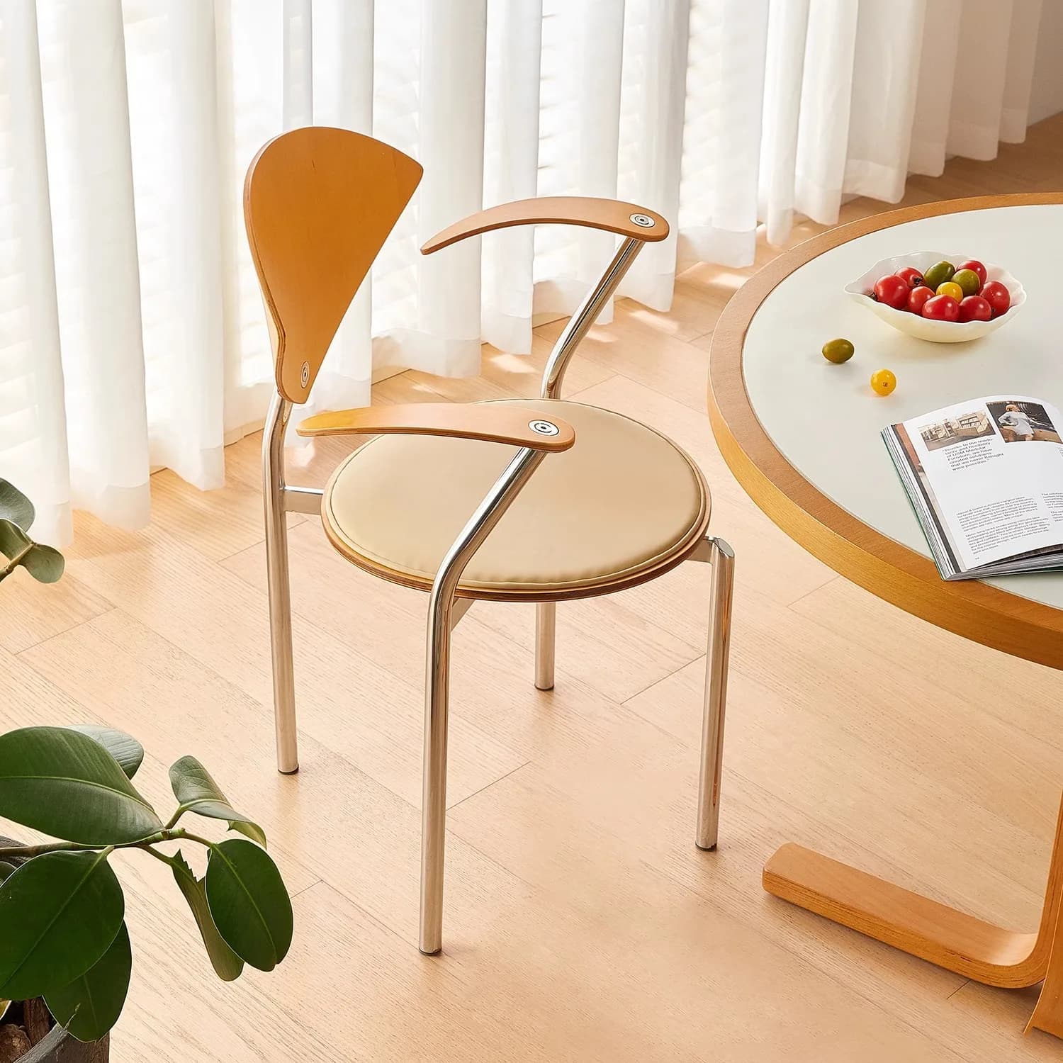 Style médiéval, chaise de salle à manger