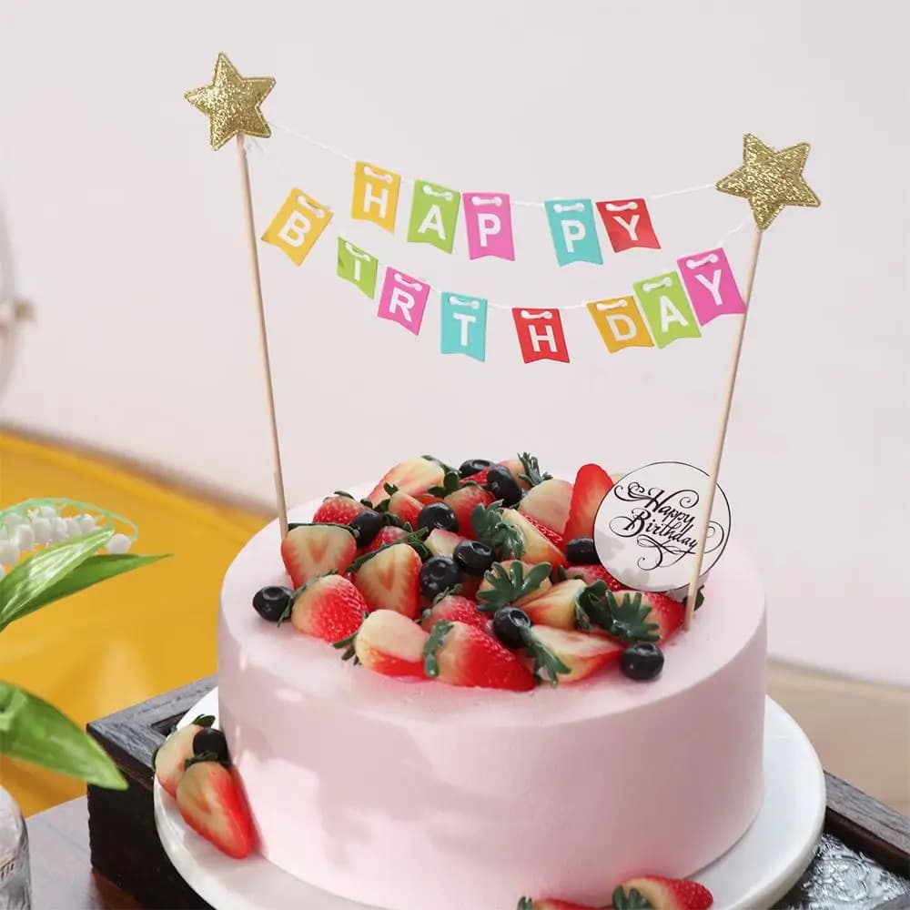 Décoration de gâteau colorée en forme de fanion