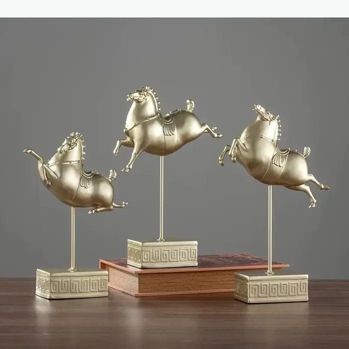 Sculpture de cheval guerrier en terre cuite antique, décoration de bureau, figurine de cheval abstrait en résine, cadeau, décoration d'intérieur