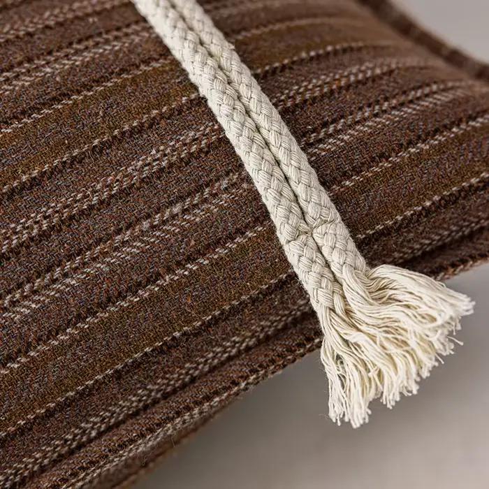 Housse de coussin brodée avec lettres de noël