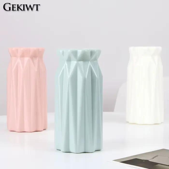 Vase en plastique pour fleurs séchées