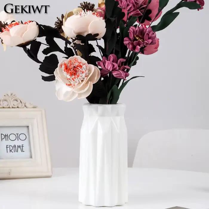Vase en plastique pour fleurs séchées
