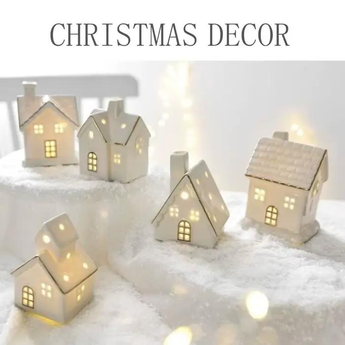 LED éclairer les maisons de Village de noël blanc avec des arbres