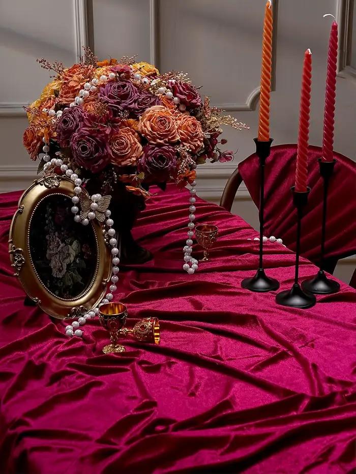 Nappe en velours rouge