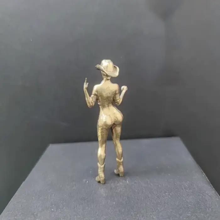 Figurine miniature décorative de billard de cow-girl occidentale en cuivre-ornement de bureau élégant fait à la main