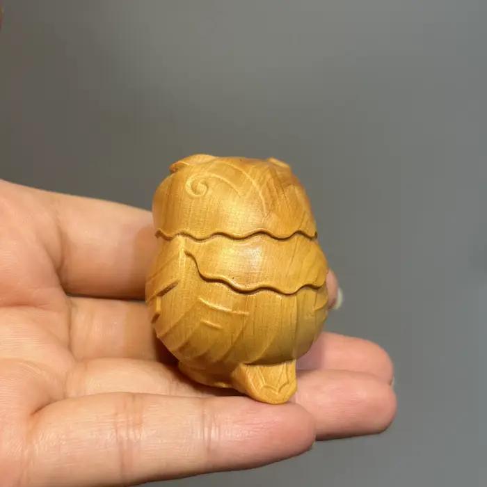 Adorable mini sculpture de hibou – Art en bois fabriqué à la main – Décor de bureau intrincement détaillé – Ajoutez un charme à n'importe quel espace