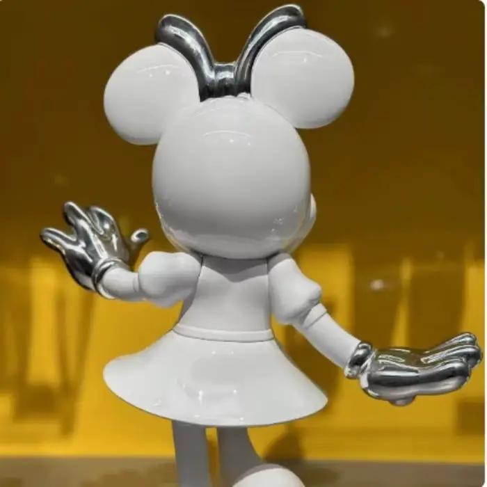 Figurine d'action Minnie Mouse, Ornements simples et modernes, Collection de jouets modèles tendance, Statues de Mickey