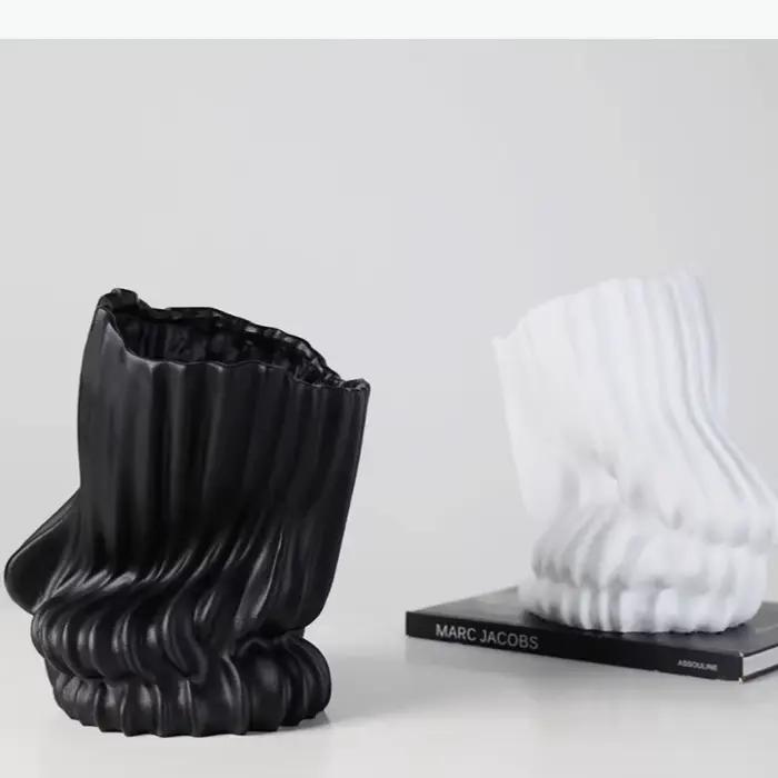 Vase décoratif simple en résine noir et blanc pour fleurs séchées, arrangement floral, sculpture artisanale