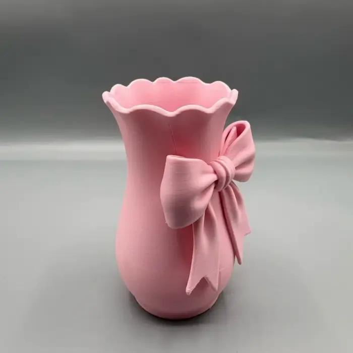 Vases à fleurs roses imprimés en 3D