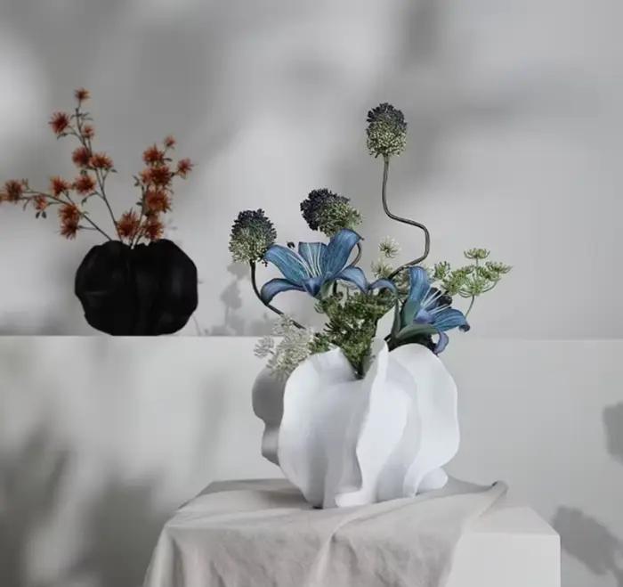 Vase en résine noir et blanc en forme de pétale pour arrangement floral, décoration de salle d'exposition, ornement de bureau de vente, accessoire de maison