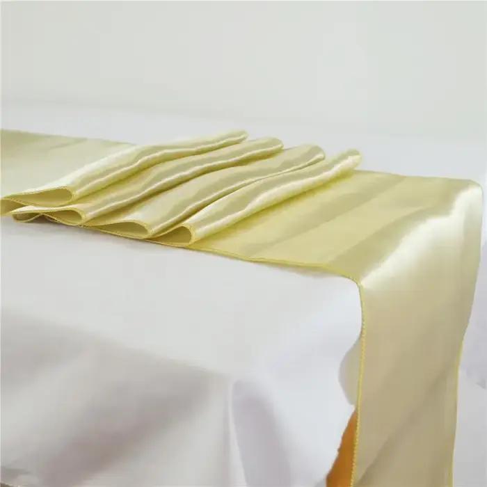 Chemins de table en satin 30x275cm pour mariage