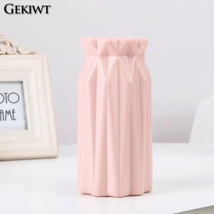 Vase en plastique pour fleurs séchées