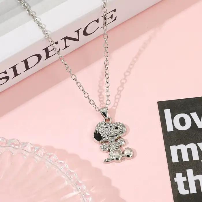 Collier Snoopy en strass, pendentif tendance pour la Saint-Valentin, accessoires de bijoux, cadeau