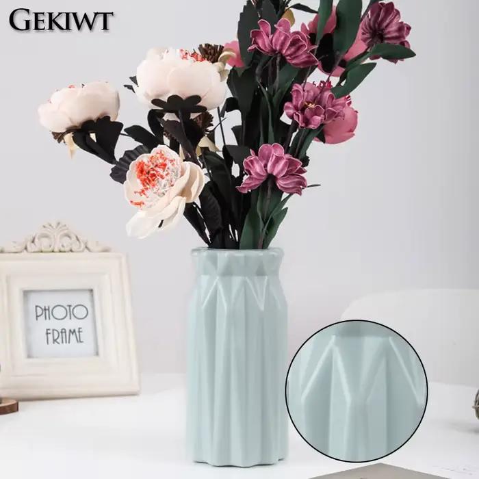 Vase en plastique pour fleurs séchées