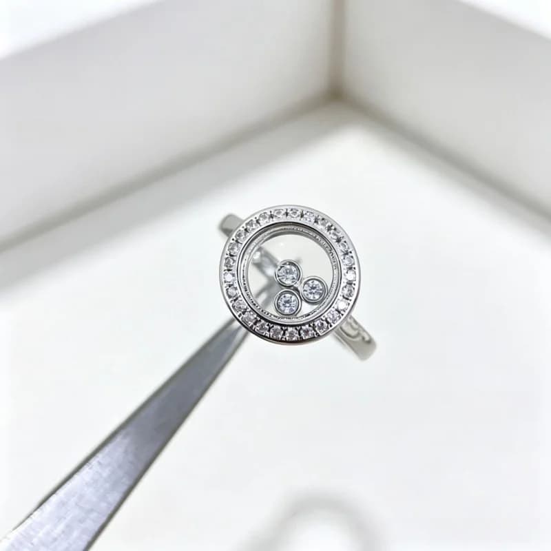 Bague coulissante classique ronde à trois diamants, polyvalente et élégante, avec motif ajouré, pour