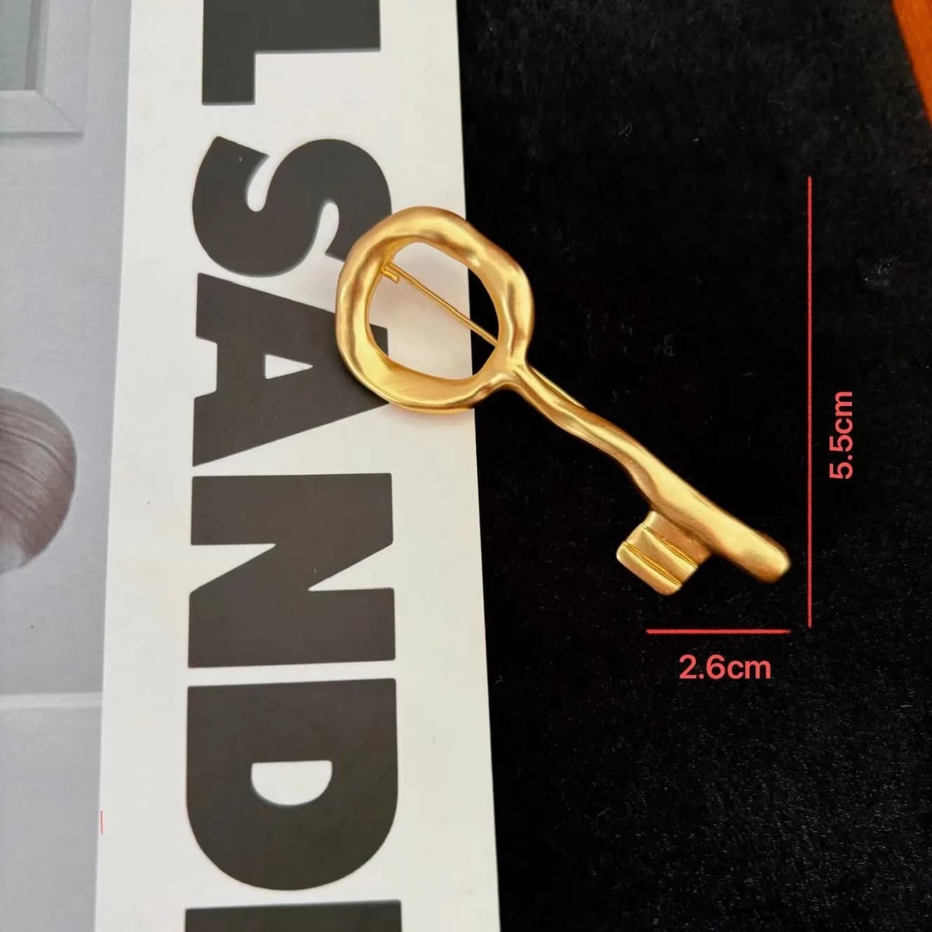 Broche clé en laiton, mode européenne et américaine, simplicité abstraite exagérée, haut sens