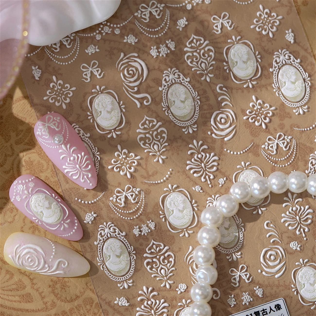 Autocollants pour ongles 5D en relief style Rococo français