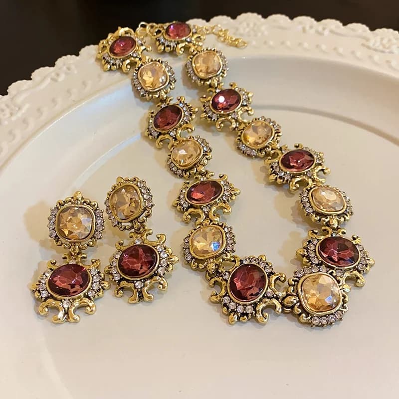Ensemble de boucles d'oreilles et collier incrusté de diamants de Style Court rétro pour femmes, ensemble de bijoux ras du cou de luxe, à la mode, esthétique Vintage