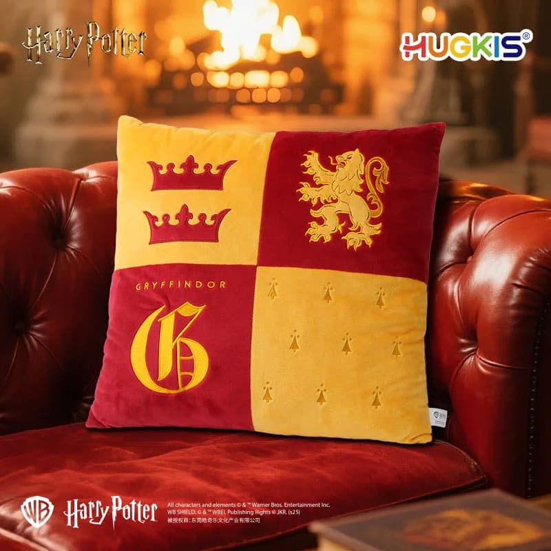 HUGKIS Oreiller carré officiel Harry Potter Poudlard House 15 x 15 pouces, oreiller de voiture et de canapé, peluches de collection pour les fans